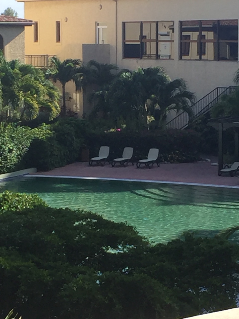 2.-for-sale-4-bedroom-4.5-bath-unfurnished-condo-cupecoy-st.-maartenpool